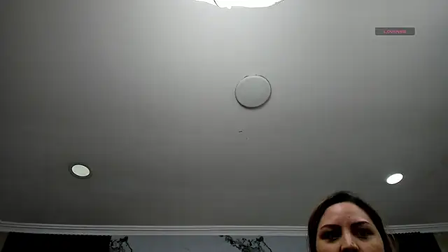 cloesummerr  online show from 04/13/26, 12:43