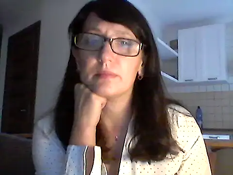 Snapshot of Elena48324 chatting on 10/10/25, 11:09 Elena48324 online show from 10/10/25, 11:09