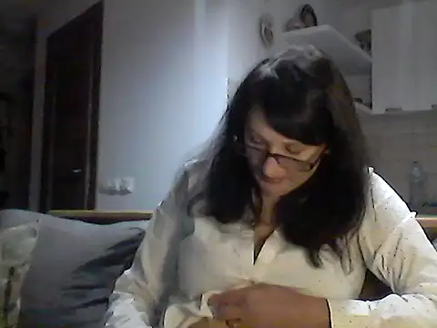 Snapshot of Elena48324 chatting on 11/01/25, 03:14 Elena48324 online show from 11/01/25, 03:14