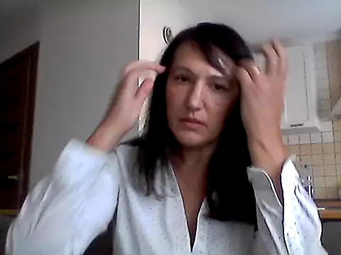 Snapshot of Elena48324 chatting on 11/02/25, 12:18 Elena48324 online show from 11/02/25, 12:18