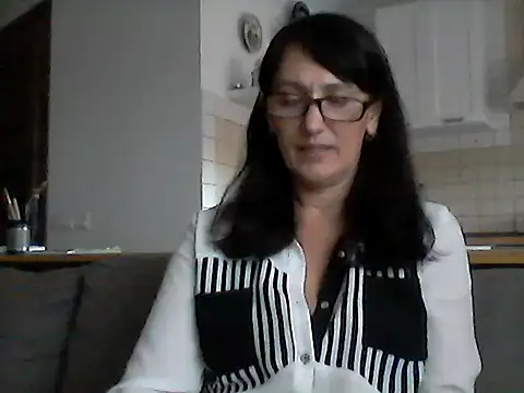 Snapshot of Elena48324 chatting on 11/27/25, 11:56 Elena48324 online show from 11/27/25, 11:56