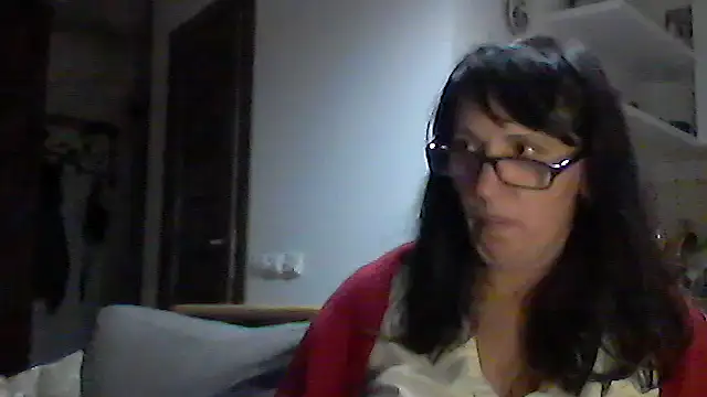 Snapshot of Elena48324 chatting on 11/28/25, 08:22 Elena48324 online show from 11/28/25, 08:22