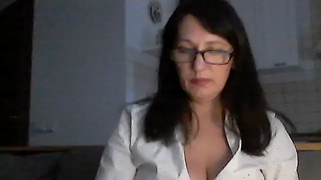 Snapshot of Elena48324 chatting on 11/30/25, 11:25 Elena48324 online show from 11/30/25, 11:25