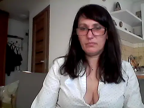 Snapshot of Elena48324 chatting on 04/23/26, 04:53 Elena48324 online show from 04/23/26, 04:53