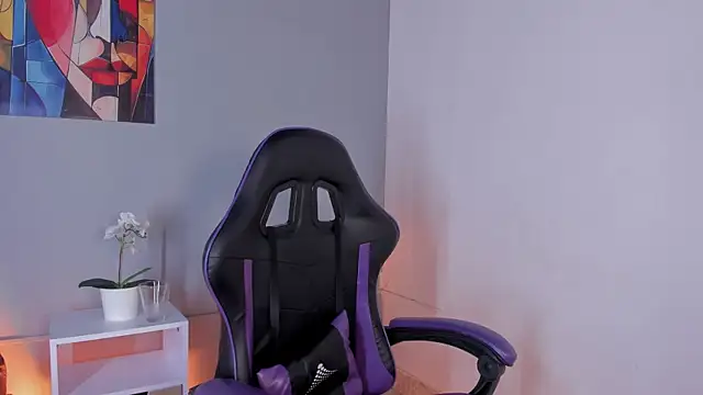 Zafiro  Brown online show from 04/10/26, 08:57