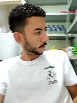 Snapshot of Saraiva2002 chatting on 10/09/25, 01:53 Saraiva2002 online show from 10/09/25, 01:53