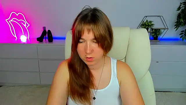 Snapshot of Sofii_darling chatting on 09/21/25, 04:30 Sofii darling online show from 09/21/25, 04:30