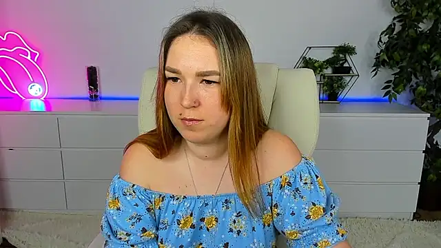 Snapshot of Sofii_darling chatting on 02/06/26, 06:00 Sofii darling online show from 02/06/26, 06:00