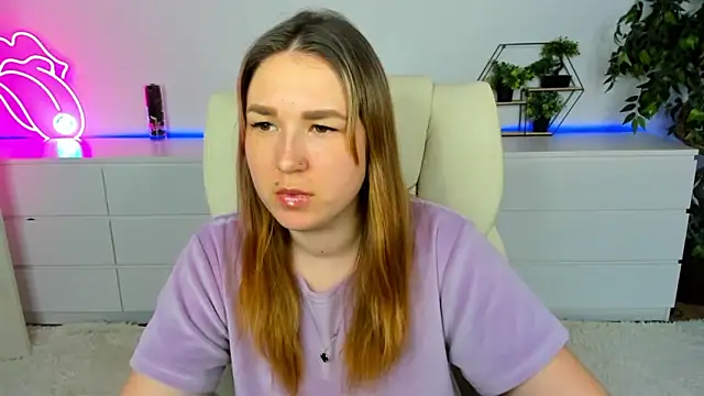 Snapshot of Sofii_darling chatting on 02/08/26, 05:38 Sofii darling online show from 02/08/26, 05:38