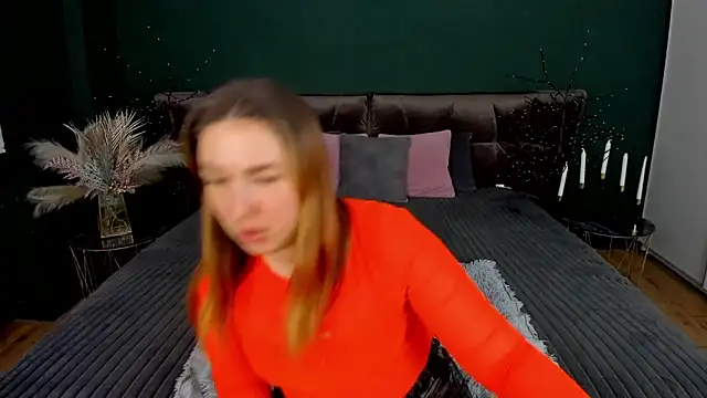 Snapshot of Sofii_darling chatting on 02/10/26, 05:39 Sofii darling online show from 02/10/26, 05:39