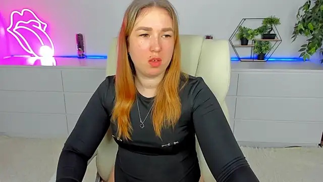 Snapshot of Sofii_darling chatting on 02/13/26, 05:42 Sofii darling online show from 02/13/26, 05:42