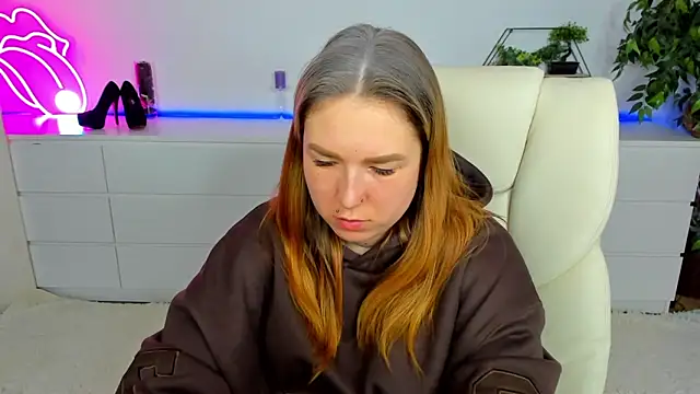 Snapshot of Sofii_darling chatting on 02/20/26, 05:46 Sofii darling online show from 02/20/26, 05:46