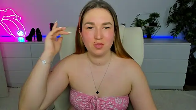 Snapshot of Sofii_darling chatting on 03/01/26, 05:37 Sofii darling online show from 03/01/26, 05:37