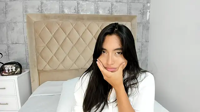 Snapshot of Starbutterflyy_ chatting on 10/12/25, 03:49 Starbutterflyy online show from 10/12/25, 03:49
