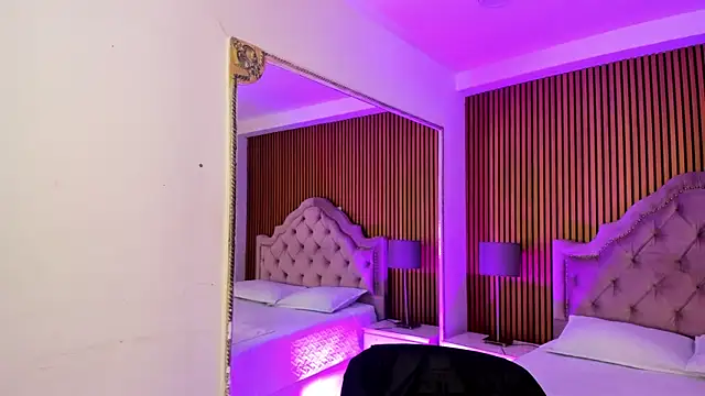 Snapshot of Starbutterflyy_ chatting on 11/12/25, 04:02 Starbutterflyy online show from 11/12/25, 04:02