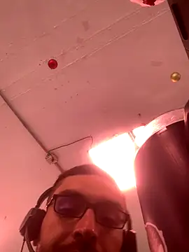 malek xarx  online show from 12/02/25, 02:56