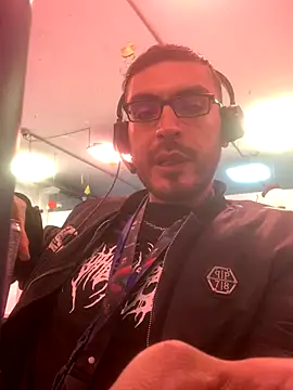 malek xarx  online show from 12/05/25, 05:09