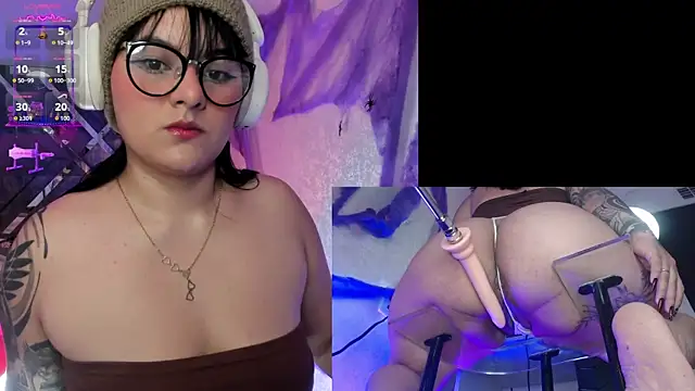 Snapshot of EternaAura chatting on 10/18/25, 01:01 EternaAura online show from 10/18/25, 01:01