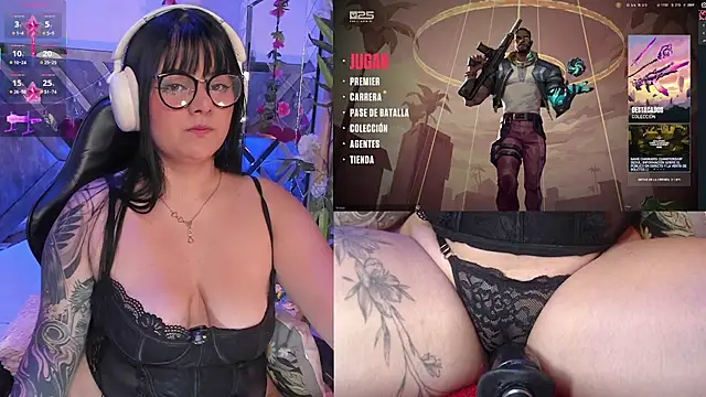 Snapshot of EternaAura chatting on 11/06/25, 01:12 EternaAura online show from 11/06/25, 01:12