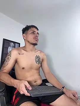 Luke Stone online show from 04/05/26, 07:22