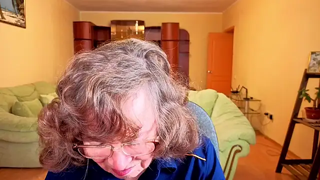 Snapshot of Betty_Brick chatting on 12/02/25, 04:57 Betty Brick online show from 12/02/25, 04:57