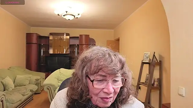 Betty Brick online show from 05/05/26, 04:04