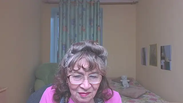 Betty Brick online show from 05/06/26, 04:12