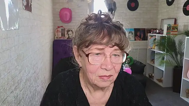 Betty Brick online show from 05/25/26, 12:55