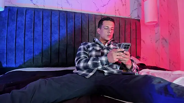 Dustin Sonne online show from 01/06/26, 03:43