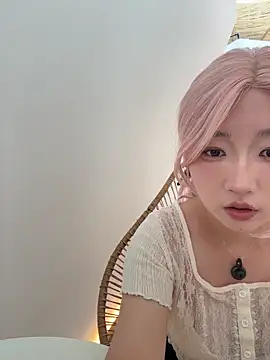 Snapshot of winter11 chatting on 09/10/25, 05:29 winter11 online show from 09/10/25, 05:29