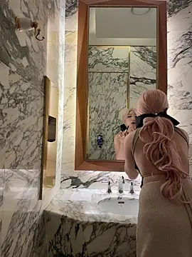 Snapshot of winter11 chatting on 09/11/25, 06:02 winter11 online show from 09/11/25, 06:02