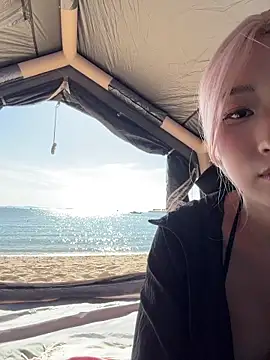 Snapshot of winter11 chatting on 09/21/25, 06:26 winter11 online show from 09/21/25, 06:26