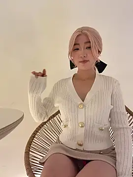 Snapshot of winter11 chatting on 10/17/25, 09:56 winter11 online show from 10/17/25, 09:56