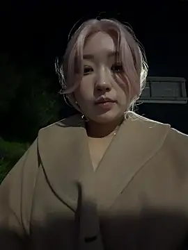 Snapshot of winter11 chatting on 10/19/25, 02:50 winter11 online show from 10/19/25, 02:50