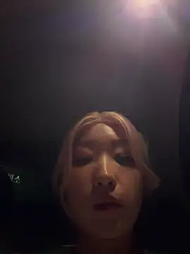 Snapshot of winter11 chatting on 10/29/25, 12:07 winter11 online show from 10/29/25, 12:07