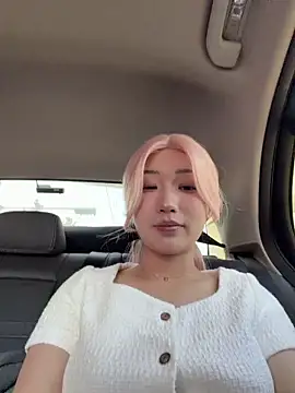 Snapshot of winter11 chatting on 11/16/25, 03:23 winter11 online show from 11/16/25, 03:23