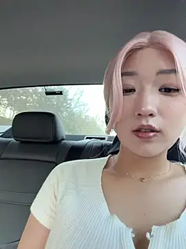 Snapshot of winter11 chatting on 11/22/25, 02:10 winter11 online show from 11/22/25, 02:10