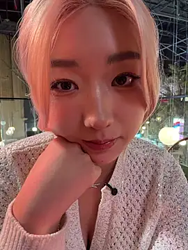 Snapshot of winter11 chatting on 01/13/26, 03:56 winter11 online show from 01/13/26, 03:56