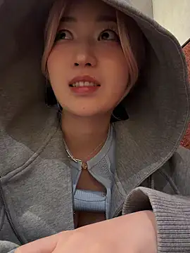 Snapshot of winter11 chatting on 01/15/26, 05:23 winter11 online show from 01/15/26, 05:23