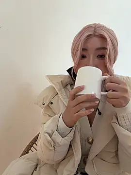 Snapshot of winter11 chatting on 01/17/26, 01:21 winter11 online show from 01/17/26, 01:21