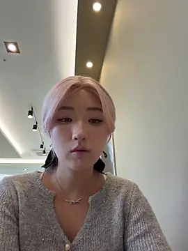 Snapshot of winter11 chatting on 02/07/26, 11:52 winter11 online show from 02/07/26, 11:52