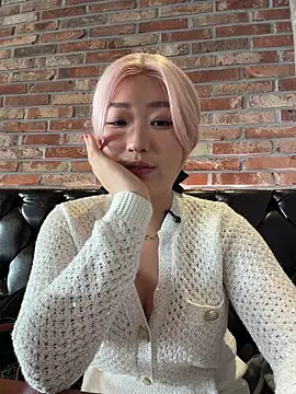 Snapshot of winter11 chatting on 02/11/26, 06:51 winter11 online show from 02/11/26, 06:51