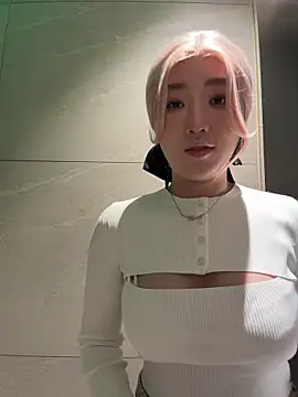 Snapshot of winter11 chatting on 02/13/26, 05:36 winter11 online show from 02/13/26, 05:36