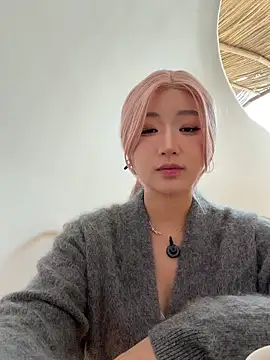 Snapshot of winter11 chatting on 02/15/26, 01:46 winter11 online show from 02/15/26, 01:46