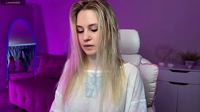 Sofia Kenwood online show from 04/04/26, 03:05