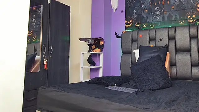 ashtoncooperr online show from 10/24/25, 06:26