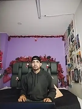 ashtoncooperr online show from 12/04/25, 04:05