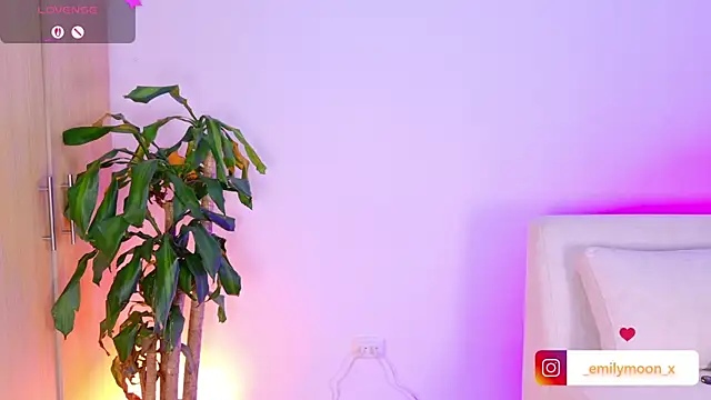 onlyemily  online show from 04/28/26, 02:27