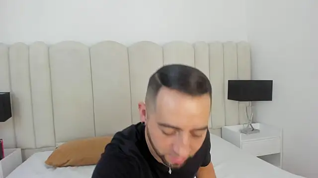 Snapshot of Lushian_ chatting on 05/20/26, 03:51 Lushian online show from 05/20/26, 03:51