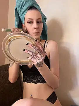 Seductively4 20 online show from 04/24/26, 09:01